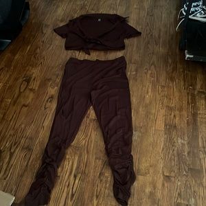 Size large marroon jogging outfit